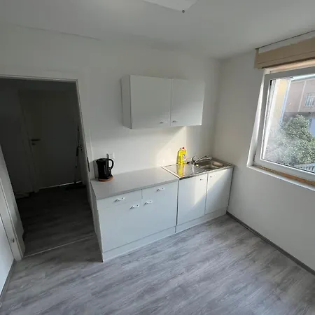 Fuer Montuere Studenten Reisende