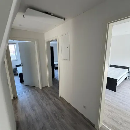 Fuer Montuere Studenten Reisende * ビーレフェルト