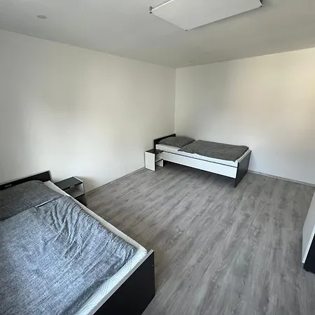 Fuer Montuere Studenten Reisende ビーレフェルト